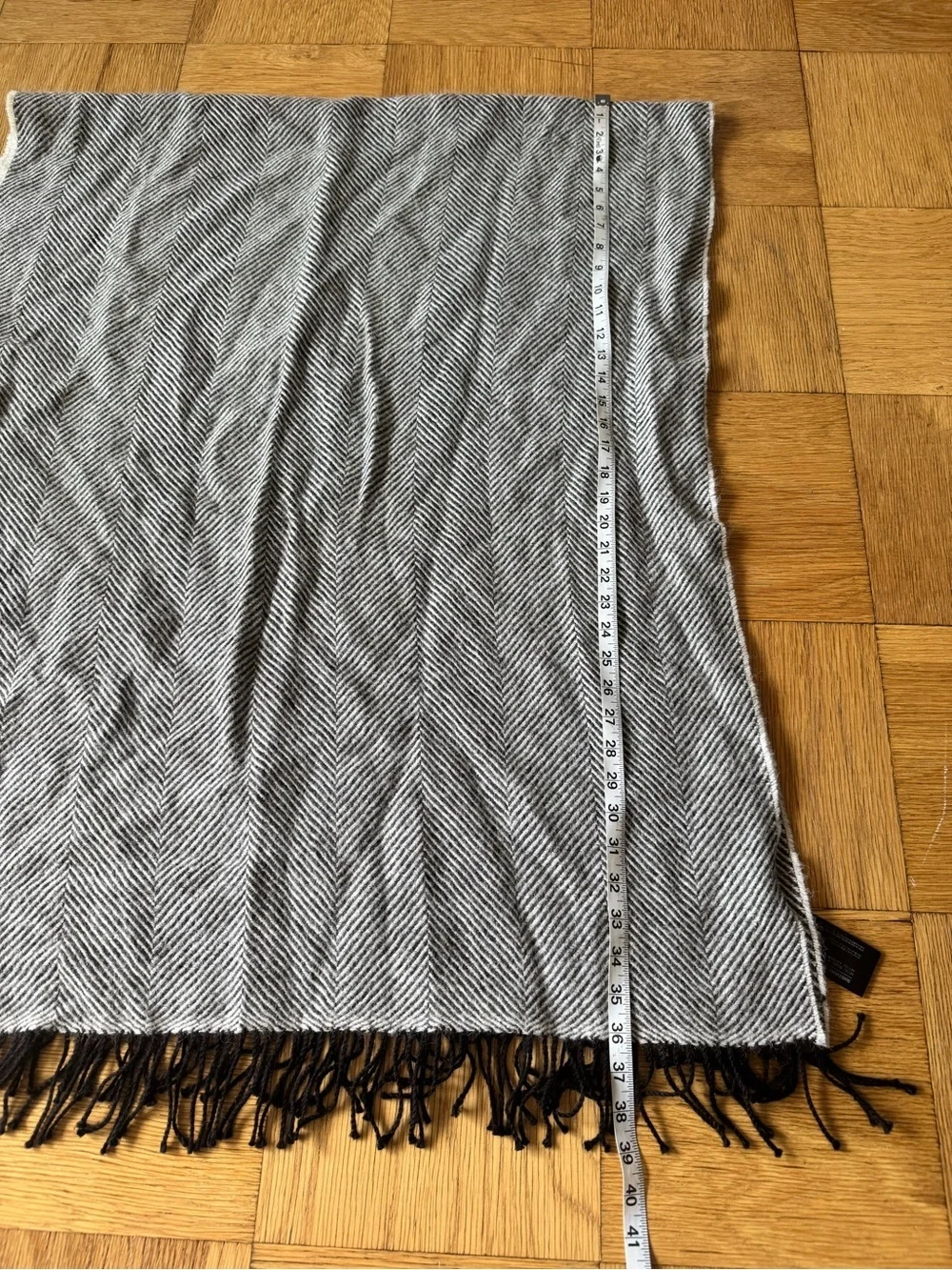 SUISTUDIO Alpaca Blanket Scarf Fringe Large Wide Black White Suit Supply